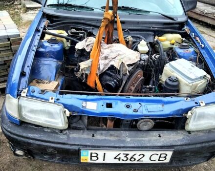 Синий Опель Астра, объемом двигателя 1.6 л и пробегом 0 тыс. км за 10000 $, фото 2 на Automoto.ua