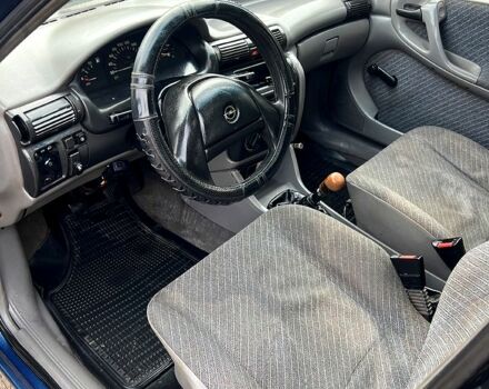 Синий Опель Астра, объемом двигателя 1.4 л и пробегом 250 тыс. км за 850 $, фото 8 на Automoto.ua