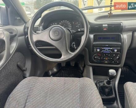 Синій Опель Астра, об'ємом двигуна 1.6 л та пробігом 250 тис. км за 1450 $, фото 12 на Automoto.ua