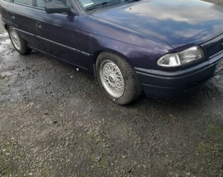 Синий Опель Астра, объемом двигателя 1.6 л и пробегом 240 тыс. км за 2247 $, фото 3 на Automoto.ua