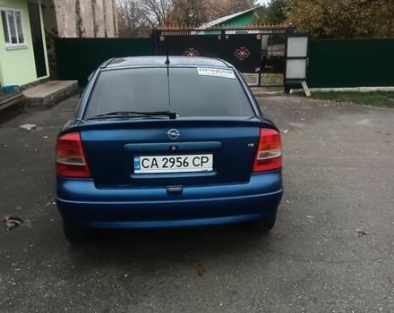 Синий Опель Астра, объемом двигателя 1.6 л и пробегом 330 тыс. км за 2600 $, фото 1 на Automoto.ua