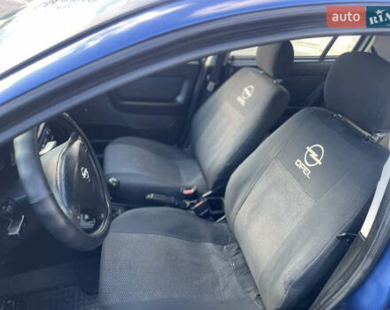 Синій Опель Астра, об'ємом двигуна 1.6 л та пробігом 261 тис. км за 2300 $, фото 16 на Automoto.ua