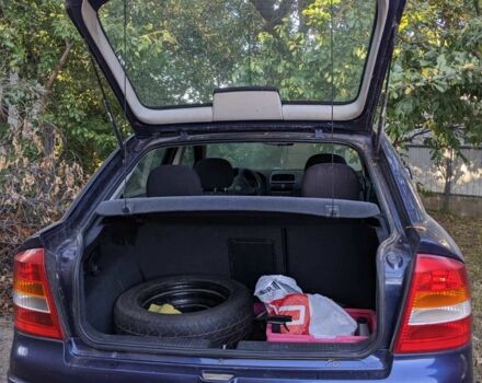 Синий Опель Астра, объемом двигателя 1.6 л и пробегом 270 тыс. км за 850 $, фото 4 на Automoto.ua