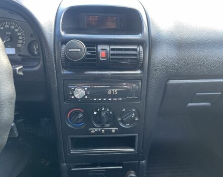 Синій Опель Астра, об'ємом двигуна 1.6 л та пробігом 261 тис. км за 2300 $, фото 16 на Automoto.ua