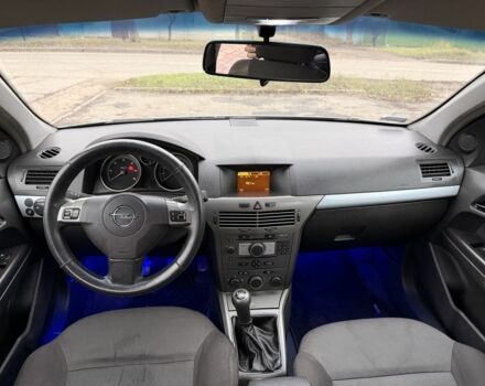 Синий Опель Астра, объемом двигателя 1.7 л и пробегом 333 тыс. км за 2400 $, фото 12 на Automoto.ua