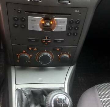 Синий Опель Астра, объемом двигателя 1.36 л и пробегом 254 тыс. км за 4000 $, фото 10 на Automoto.ua