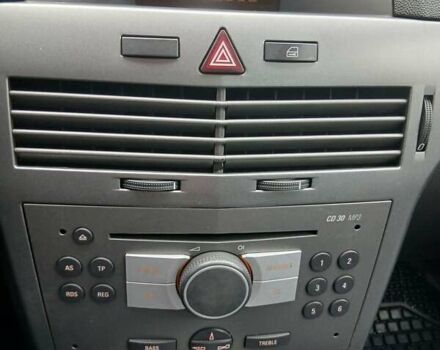 Синий Опель Астра, объемом двигателя 1.6 л и пробегом 251 тыс. км за 4600 $, фото 22 на Automoto.ua