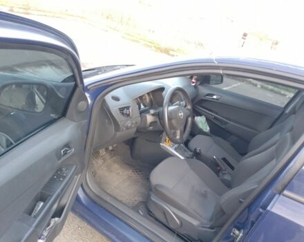 Синий Опель Астра, объемом двигателя 1.7 л и пробегом 330 тыс. км за 4000 $, фото 4 на Automoto.ua