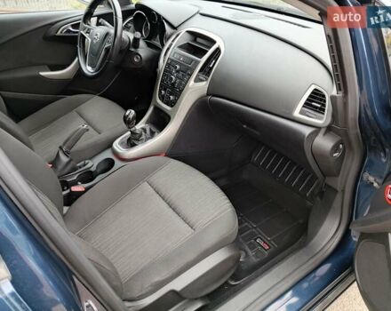 Синий Опель Астра, объемом двигателя 1.6 л и пробегом 250 тыс. км за 6850 $, фото 3 на Automoto.ua