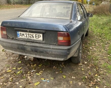 Синий Опель Астра, объемом двигателя 1.6 л и пробегом 283 тыс. км за 800 $, фото 1 на Automoto.ua