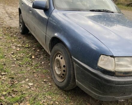 Синий Опель Астра, объемом двигателя 1.6 л и пробегом 283 тыс. км за 800 $, фото 4 на Automoto.ua