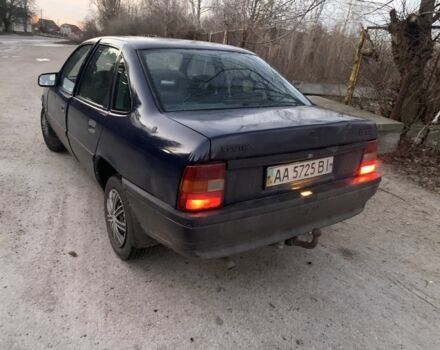 Синий Опель Астра, объемом двигателя 1.8 л и пробегом 555 тыс. км за 828 $, фото 3 на Automoto.ua