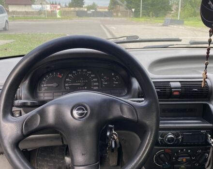 Синий Опель Астра, объемом двигателя 1.4 л и пробегом 250 тыс. км за 1300 $, фото 7 на Automoto.ua