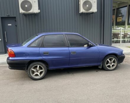 Синий Опель Астра, объемом двигателя 1.4 л и пробегом 250 тыс. км за 1300 $, фото 3 на Automoto.ua