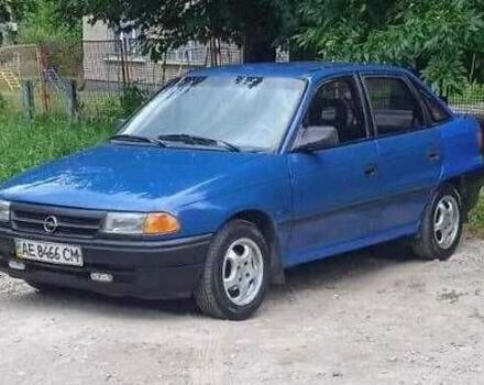 Синий Опель Астра, объемом двигателя 1.6 л и пробегом 350 тыс. км за 1400 $, фото 2 на Automoto.ua