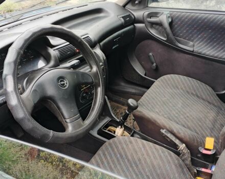 Синий Опель Астра, объемом двигателя 1.4 л и пробегом 300 тыс. км за 1909 $, фото 5 на Automoto.ua