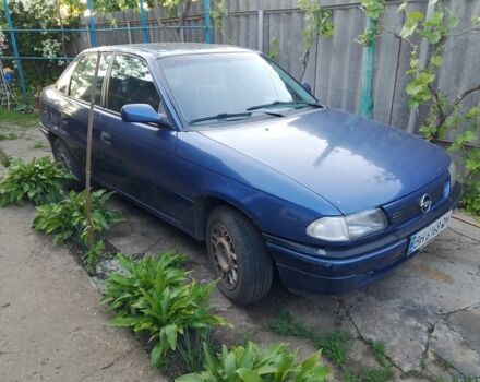 Синій Опель Астра, об'ємом двигуна 1.6 л та пробігом 300 тис. км за 1450 $, фото 2 на Automoto.ua