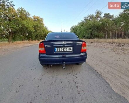 Синий Опель Астра, объемом двигателя 1.36 л и пробегом 250 тыс. км за 3599 $, фото 3 на Automoto.ua