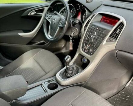 Опель Астра 2010 в Львове на Automoto.ua Синий Опель Астра, объемом двигателя 1.3 л и пробегом 312 тыс. км за 5650 $, фото 13 на Automoto.ua