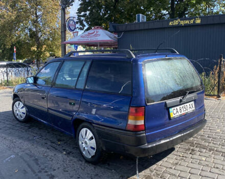 Синий Опель Астра, объемом двигателя 1.6 л и пробегом 333 тыс. км за 1250 $, фото 4 на Automoto.ua