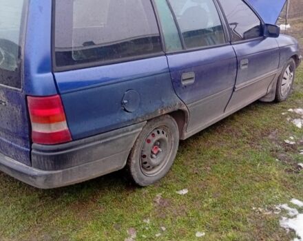 Синий Опель Астра, объемом двигателя 1.8 л и пробегом 300 тыс. км за 1050 $, фото 7 на Automoto.ua