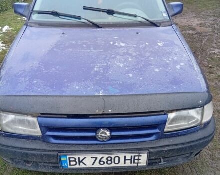 Синий Опель Астра, объемом двигателя 1.8 л и пробегом 300 тыс. км за 1050 $, фото 5 на Automoto.ua