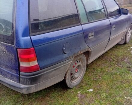 Синий Опель Астра, объемом двигателя 1.8 л и пробегом 300 тыс. км за 1050 $, фото 3 на Automoto.ua