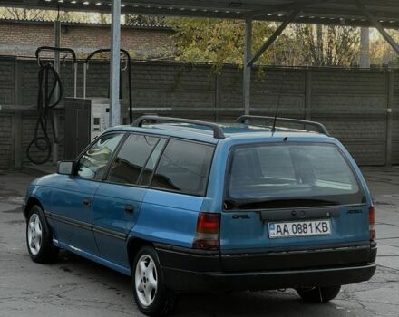 Синій Опель Астра, об'ємом двигуна 2 л та пробігом 250 тис. км за 597 $, фото 2 на Automoto.ua