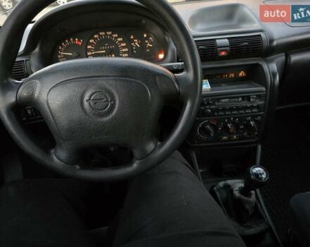 Синій Опель Астра, об'ємом двигуна 1.6 л та пробігом 200 тис. км за 1500 $, фото 11 на Automoto.ua