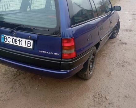 Синий Опель Астра, объемом двигателя 1.6 л и пробегом 278 тыс. км за 1550 $, фото 2 на Automoto.ua