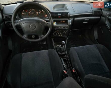 Синій Опель Астра, об'ємом двигуна 1.6 л та пробігом 200 тис. км за 1500 $, фото 10 на Automoto.ua