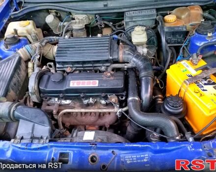 Синий Опель Астра, объемом двигателя 1.7 л и пробегом 300 тыс. км за 2200 $, фото 3 на Automoto.ua