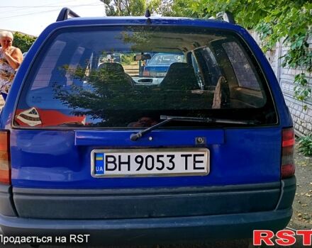 Синий Опель Астра, объемом двигателя 1.7 л и пробегом 300 тыс. км за 2200 $, фото 1 на Automoto.ua