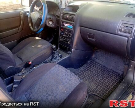 Синий Опель Астра, объемом двигателя 1.6 л и пробегом 280 тыс. км за 2800 $, фото 2 на Automoto.ua