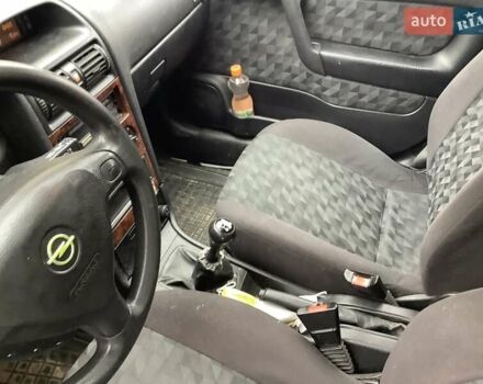 Синий Опель Астра, объемом двигателя 2 л и пробегом 225 тыс. км за 3000 $, фото 9 на Automoto.ua