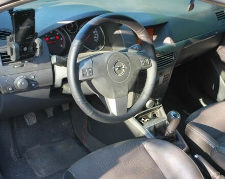 Синий Опель Астра, объемом двигателя 1.7 л и пробегом 375 тыс. км за 4200 $, фото 8 на Automoto.ua