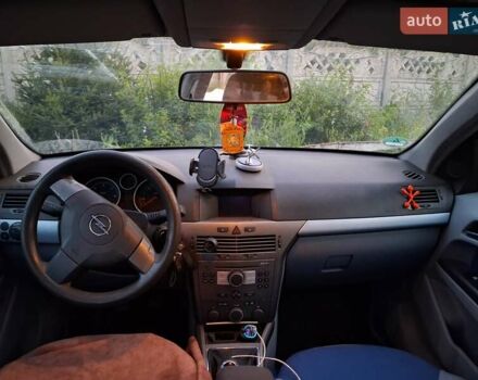 Синий Опель Астра, объемом двигателя 1.7 л и пробегом 240 тыс. км за 3670 $, фото 6 на Automoto.ua