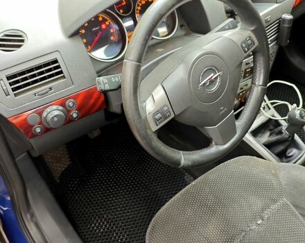 Синий Опель Астра, объемом двигателя 1.8 л и пробегом 275 тыс. км за 4100 $, фото 4 на Automoto.ua