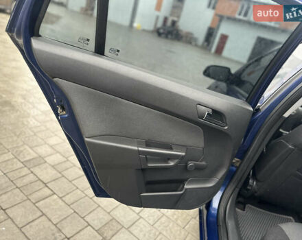 Синий Опель Астра, объемом двигателя 1.91 л и пробегом 288 тыс. км за 4600 $, фото 35 на Automoto.ua