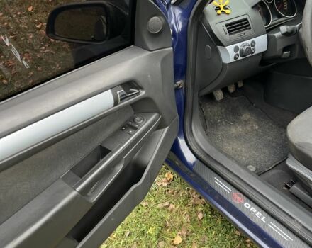 Синий Опель Астра, объемом двигателя 1.7 л и пробегом 317 тыс. км за 2000 $, фото 6 на Automoto.ua