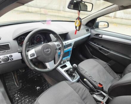 Синий Опель Астра, объемом двигателя 1.7 л и пробегом 339 тыс. км за 4200 $, фото 9 на Automoto.ua