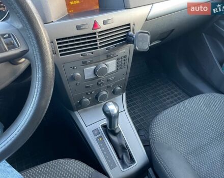 Синий Опель Астра, объемом двигателя 1.8 л и пробегом 353 тыс. км за 5400 $, фото 12 на Automoto.ua