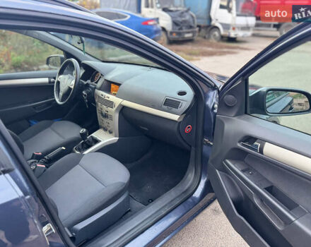 Синий Опель Астра, объемом двигателя 1.6 л и пробегом 260 тыс. км за 5750 $, фото 3 на Automoto.ua