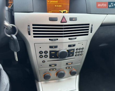 Синий Опель Астра, объемом двигателя 1.6 л и пробегом 260 тыс. км за 5750 $, фото 22 на Automoto.ua