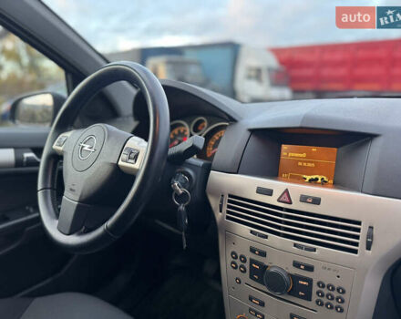 Синий Опель Астра, объемом двигателя 1.6 л и пробегом 260 тыс. км за 5750 $, фото 45 на Automoto.ua