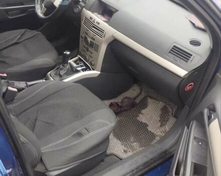 Синий Опель Астра, объемом двигателя 1.7 л и пробегом 280 тыс. км за 4999 $, фото 1 на Automoto.ua