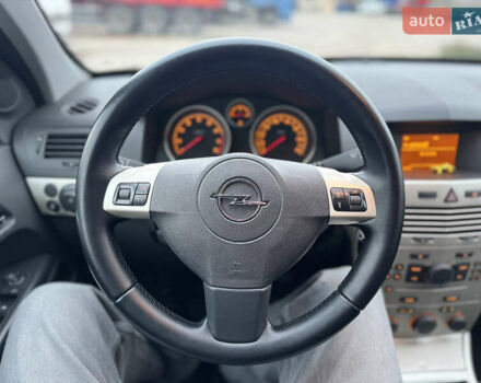 Синий Опель Астра, объемом двигателя 1.6 л и пробегом 260 тыс. км за 5750 $, фото 21 на Automoto.ua