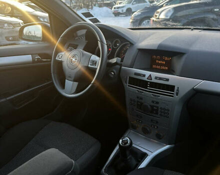 Синий Опель Астра, объемом двигателя 1.8 л и пробегом 230 тыс. км за 4950 $, фото 19 на Automoto.ua