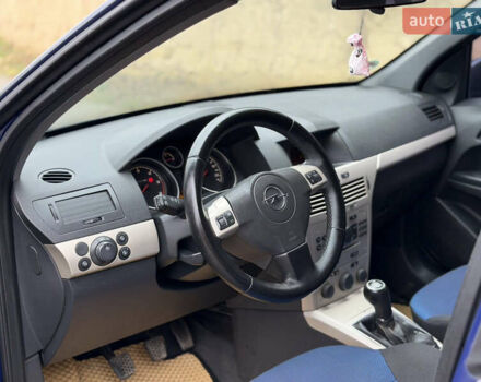 Синий Опель Астра, объемом двигателя 1.69 л и пробегом 268 тыс. км за 4599 $, фото 13 на Automoto.ua