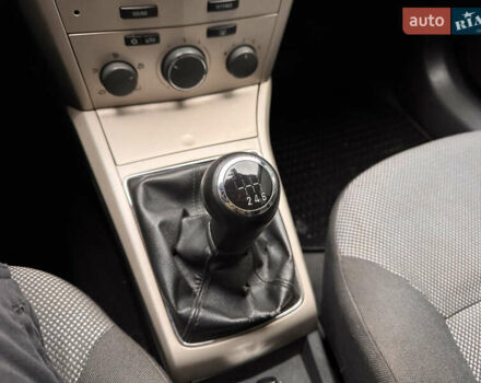 Синий Опель Астра, объемом двигателя 1.69 л и пробегом 354 тыс. км за 5200 $, фото 18 на Automoto.ua